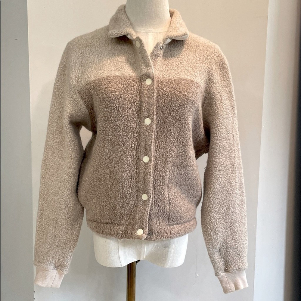 Outdoor Voices, XS, women’s cream & tan wool blend snap up lightweight jacket